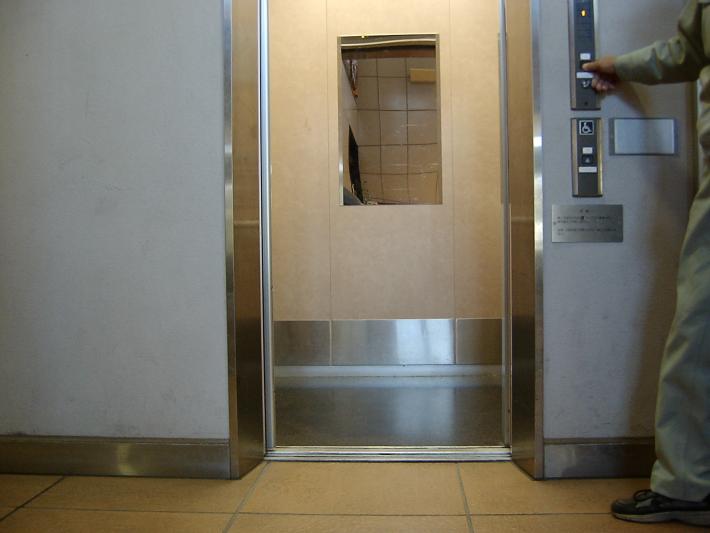 エレベーターの写真
