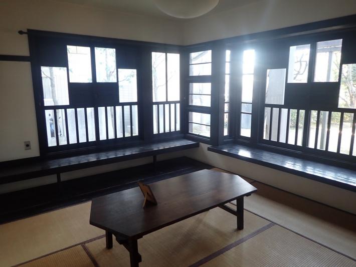 旧近藤邸内の和室を表示しています。