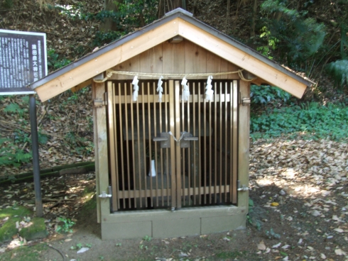 石廟全体の写真です。