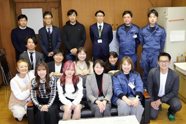 地域のお仕事ガイドブックDX大清水中学校での出前授業の様子