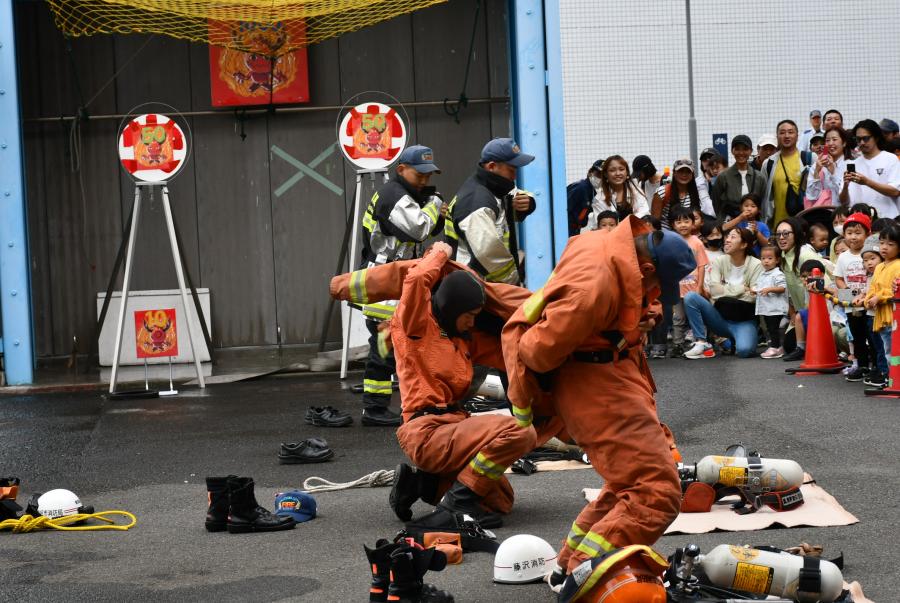 職員たいけつ