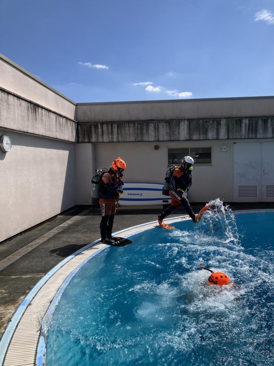 潜水