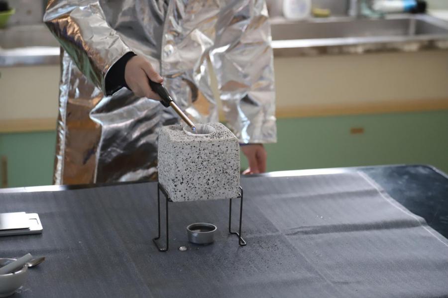 地域のお仕事ガイドブックDX　藤ヶ岡中学校での出前授業の様子