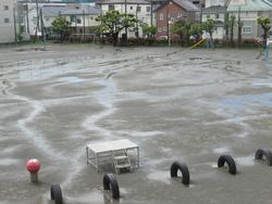 校庭の水たまり