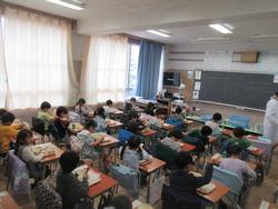 1年生の給食の様子