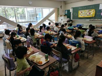 給食の様子