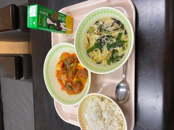 給食の写真