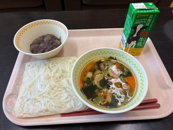 給食の写真