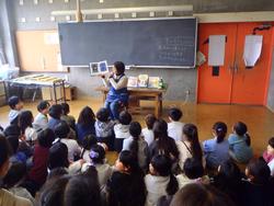 読み聞かせ会の様子2