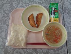 給食の写真4