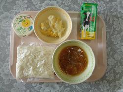 給食の写真3