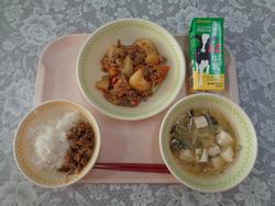 給食の写真2