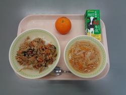給食の写真2