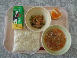 給食の写真4