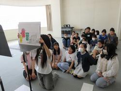 紙芝居の様子2