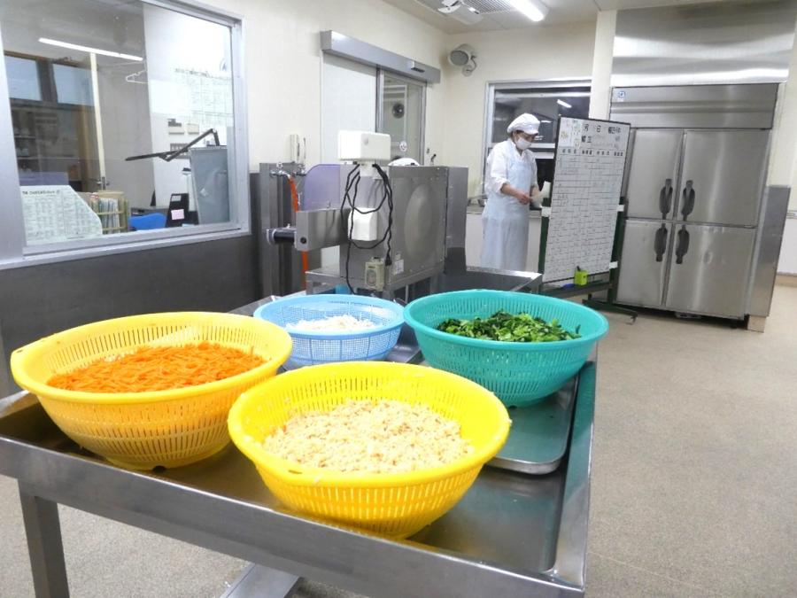 給食室調理風景4
