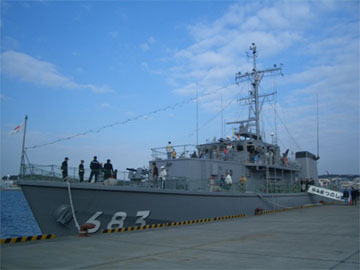 海上自衛隊掃海艇「つのしま」ライトアップ& 艦内一般公開