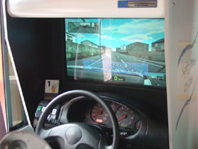 この機械で運転してみて適性検査をします